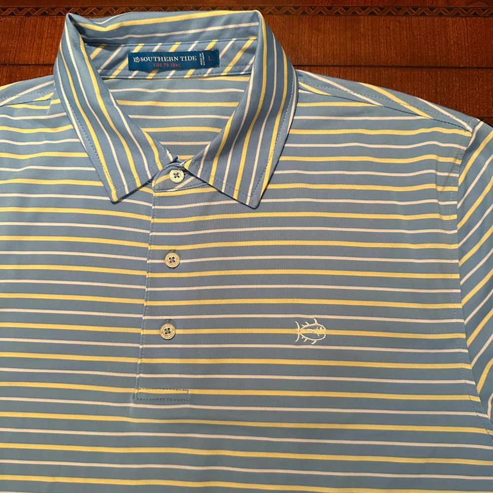 MENS SOUTHERN TIDE POLO. SIZE L.